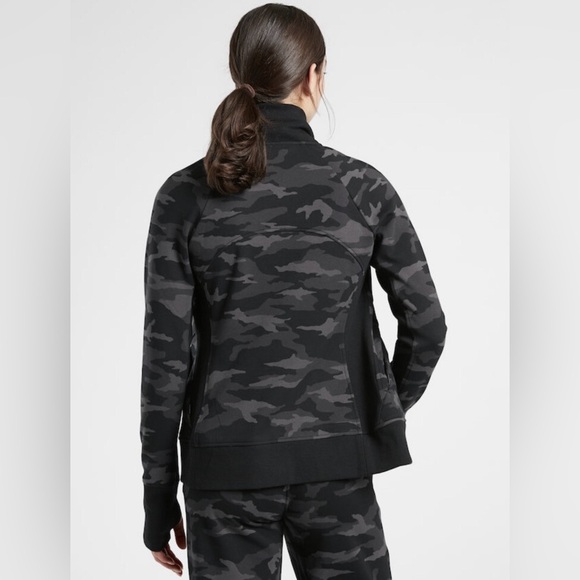 Athleta Triumph Full Zip Jacket Black Gray Camo Size Medium Gym Sport Sweatshirt - Picture 2 of 12